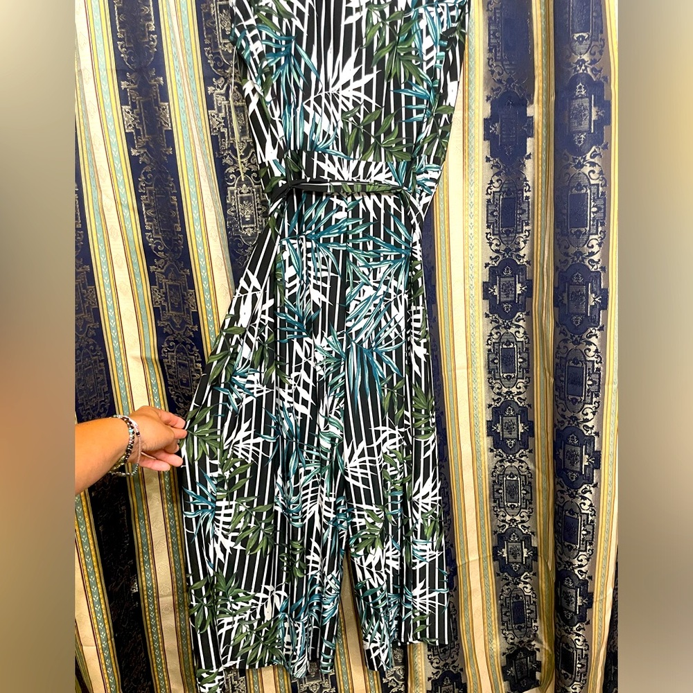 Floral Jumpsuit- Brand: Tacera Woman’s size 2XL